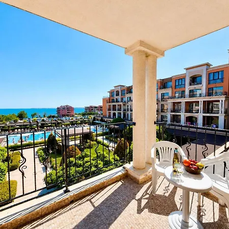 Premier One-bedroom With Sea View דירה